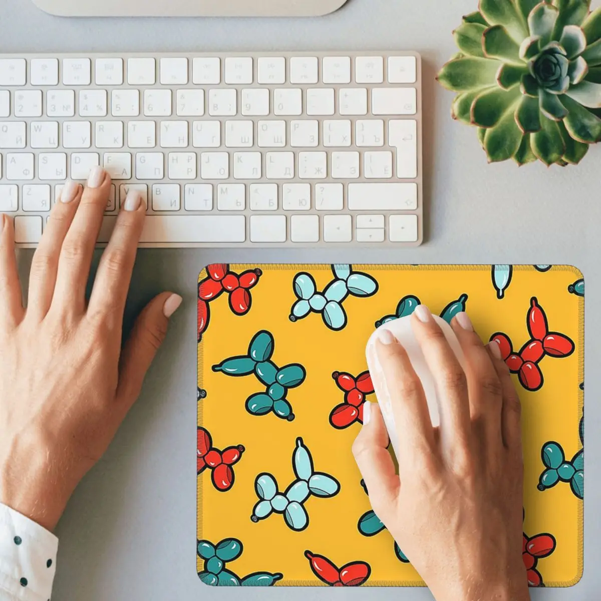 Balloon Animal Dogs Pattern In - مراجعة Yellow Laptop Accessories وسعره